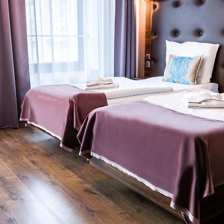 Hotel Opera タルノフスキェ・グルィ エクステリア 写真