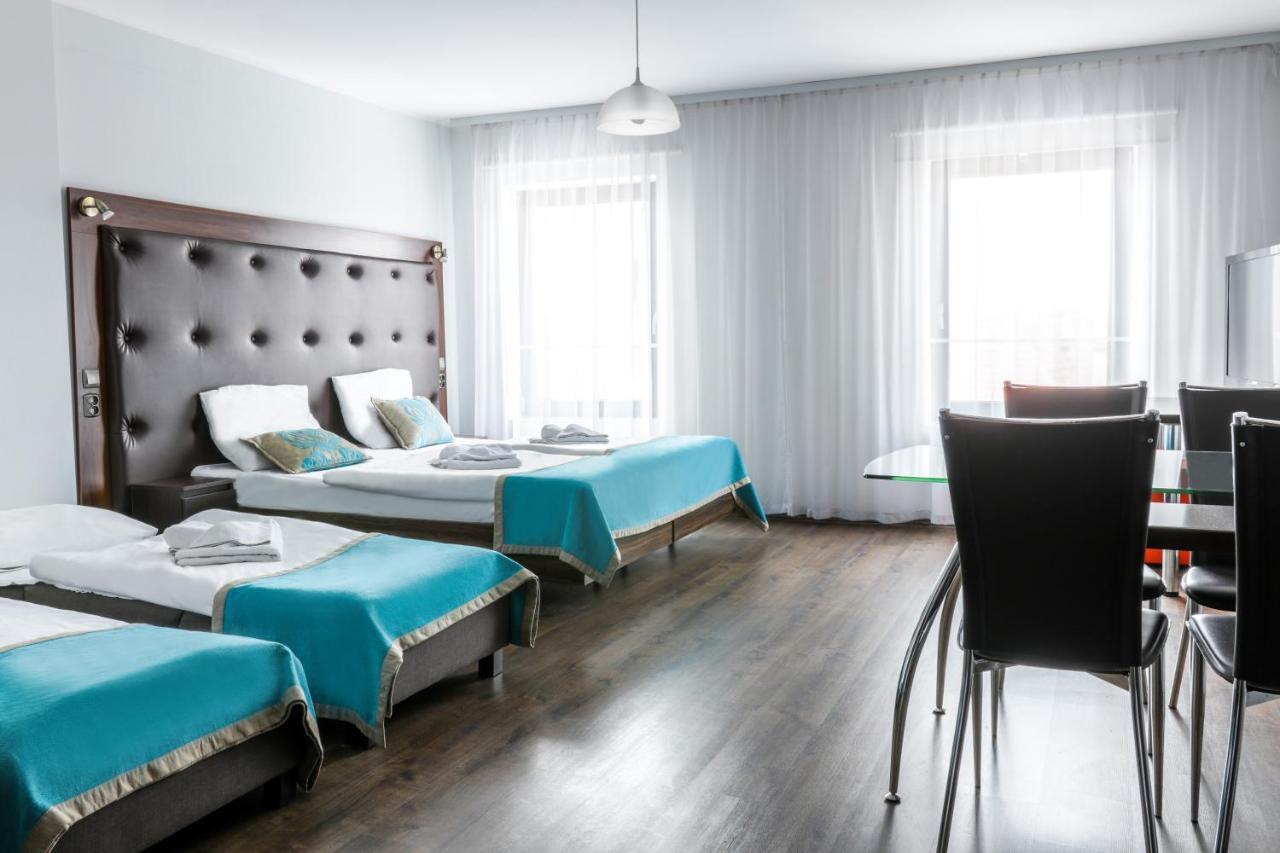 Hotel Opera タルノフスキェ・グルィ エクステリア 写真